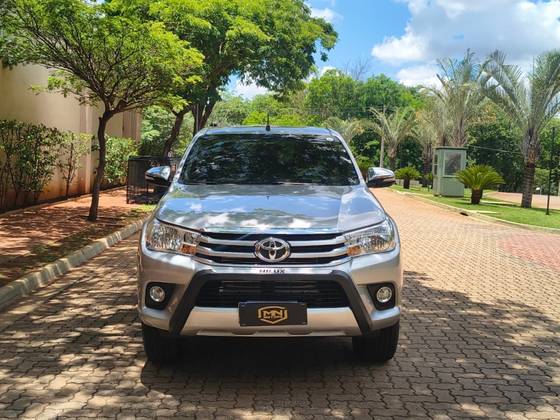 TOYOTA HILUX 2.8 SRV 4X4 CD 16V DIESEL 4P AUTOMÁTICO